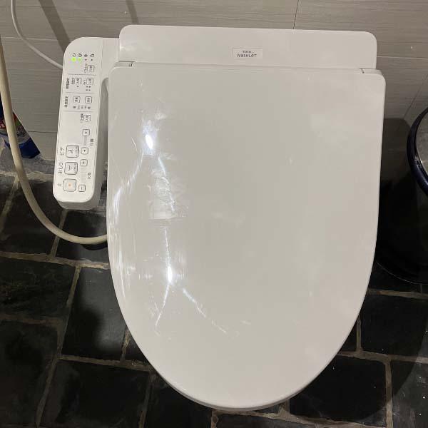 Nắp bệt TOTO TCF2223E Bảng điều khiển liền