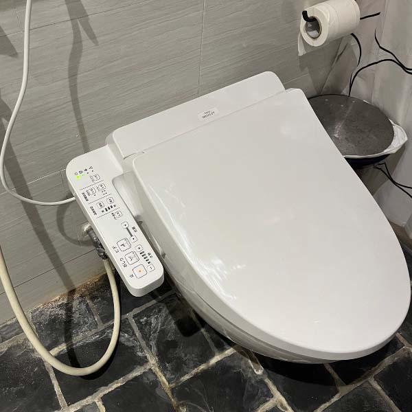 Nắp bệt TOTO TCF2223E Bảng điều khiển liền