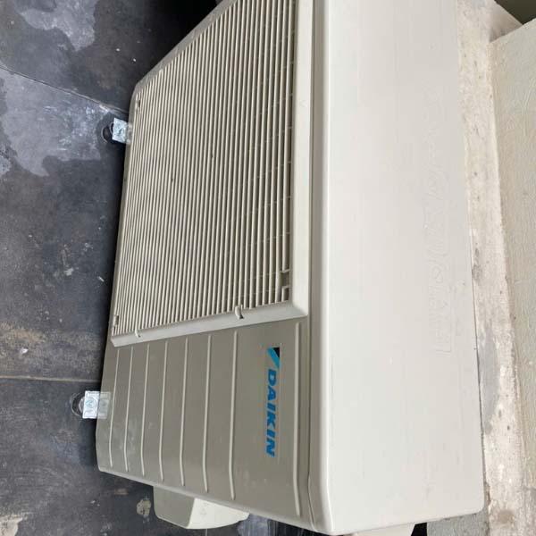 Máy nước nóng trung tâm Daikin EQN37YV dung tích 370L Model 2024~2025